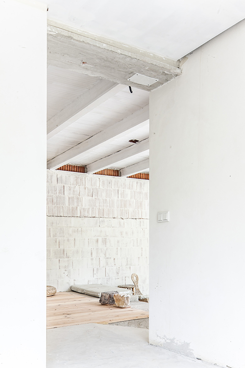 http://www.andresflajszer.com/files/gimgs/106_23-img1902-4750-andres-flajszer-eneseis-casa-dani-castell-750_v2.jpg