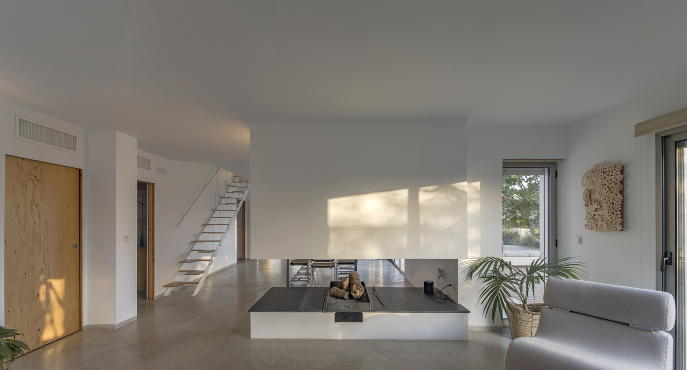 http://www.andresflajszer.com/files/gimgs/262_035-1s3a2269-71-andres-flajszer-oficina-transversal-finca-yantar.jpg