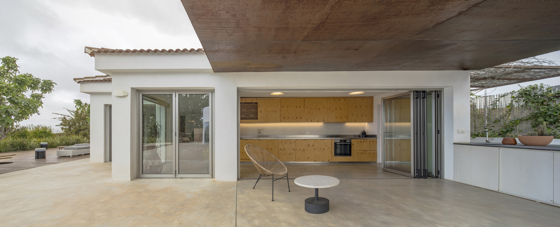 http://www.andresflajszer.com/files/gimgs/262_067-1s3a2663-64-65-andres-flajszer-oficina-transversal-finca-yantar.jpg