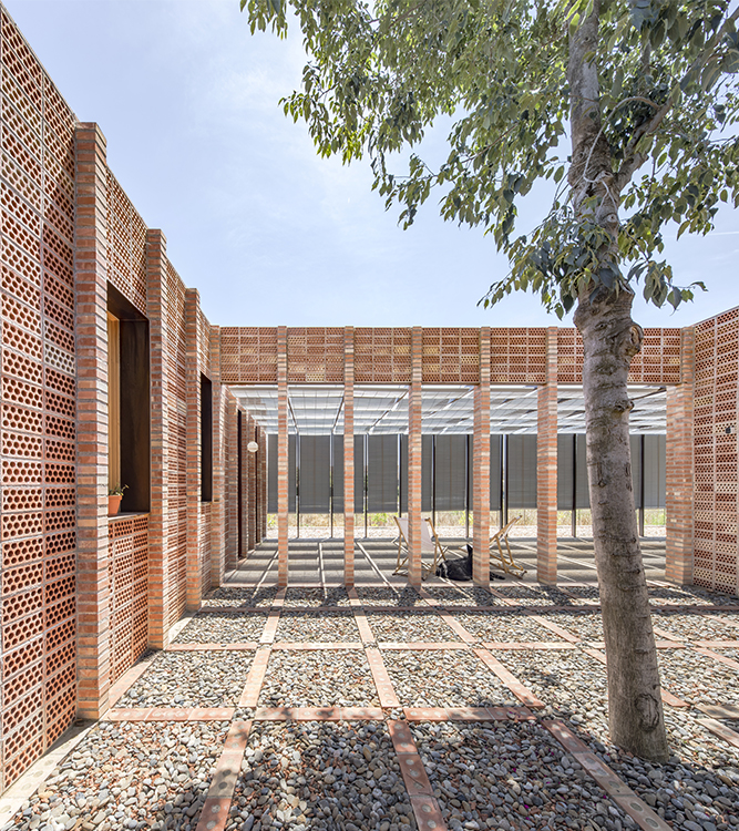 http://www.andresflajszer.com/files/gimgs/265_042-1s3a7867-69-70-71-andres-flajszer-obo-estudi-casa-montse-i-manel-750.jpg