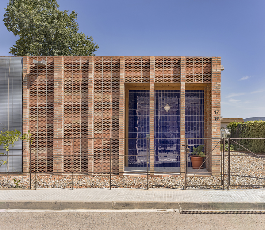 http://www.andresflajszer.com/files/gimgs/265_082-1s3a8250-51-52-53-54-55-56-andres-flajszer-obo-estudi-casa-montse-i-manel-750.jpg