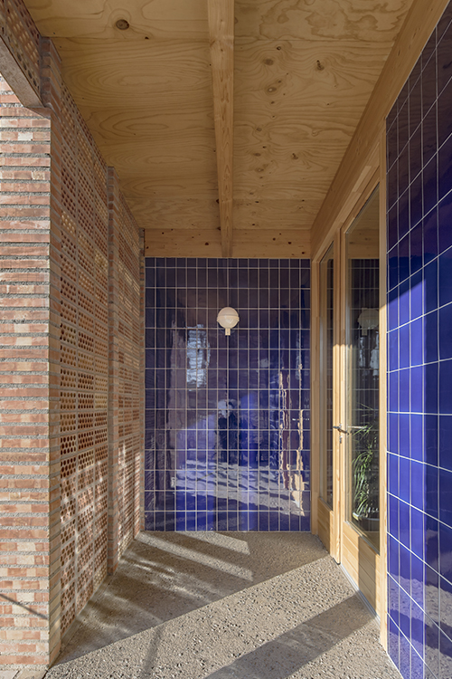 http://www.andresflajszer.com/files/gimgs/265_084-1s3a8463-64-65-66-andres-flajszer-obo-estudi-casa-montse-i-manel-750.jpg
