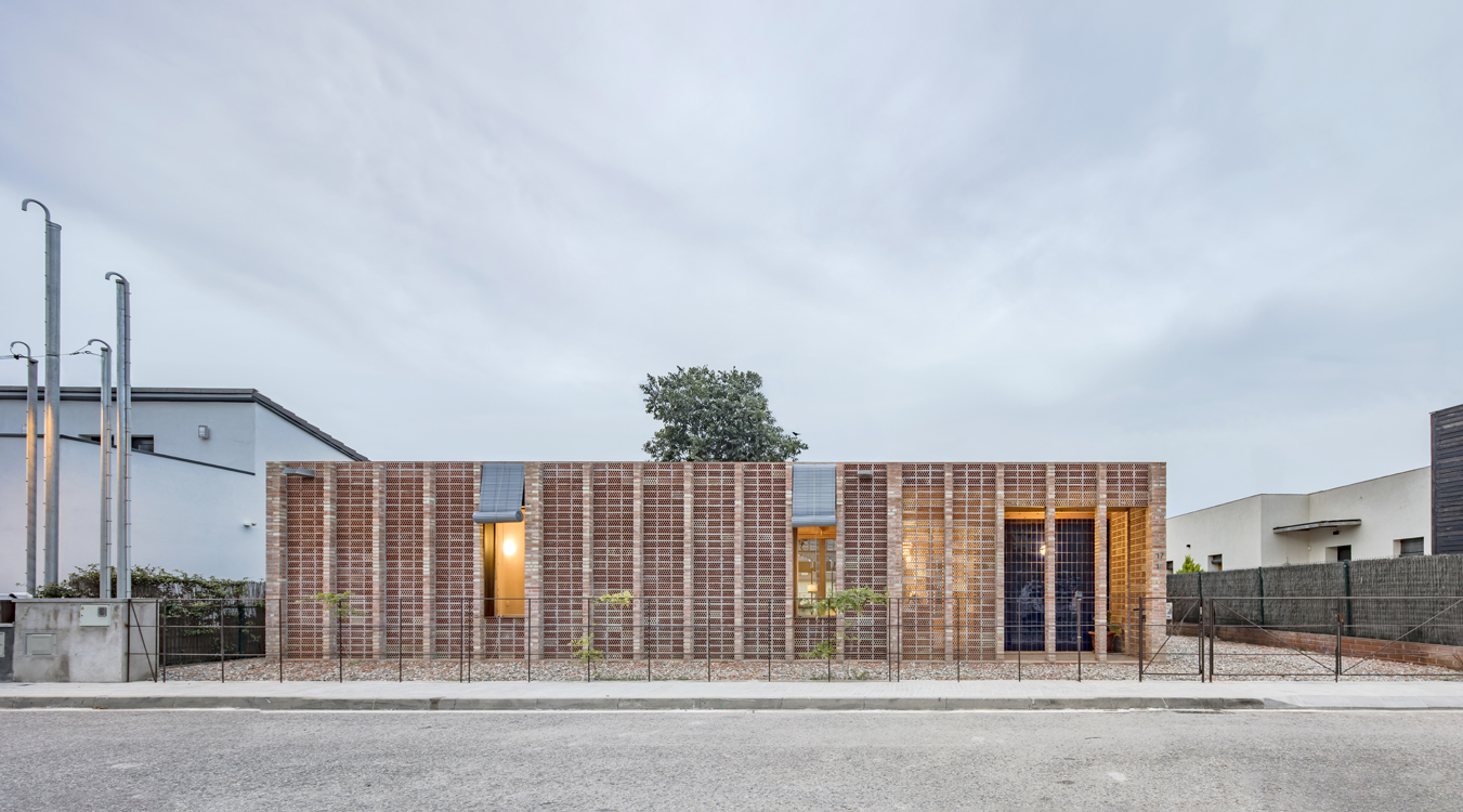 http://www.andresflajszer.com/files/gimgs/265_163-1s3a8816-17-18-andres-flajszer-obo-estudi-casa-montse-i-manel.jpg