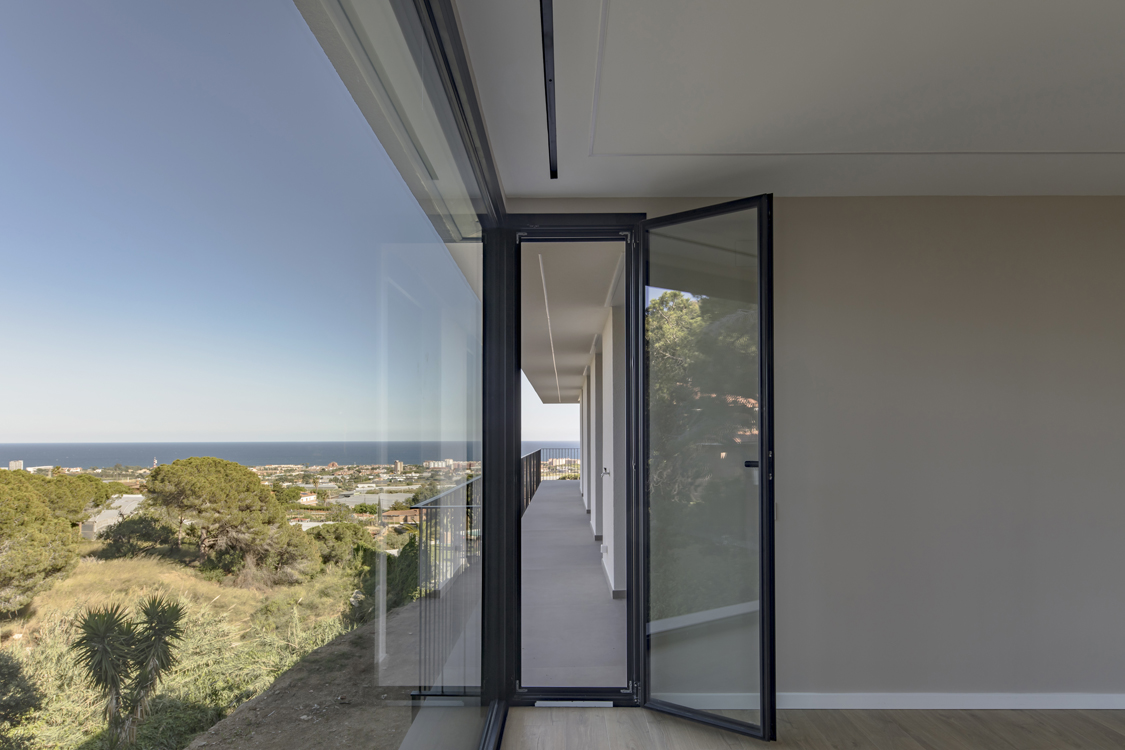 http://www.andresflajszer.com/files/gimgs/267_033-1s3a6692-93-94-95-andres-flajszer-08023-architects-cabrils.jpg