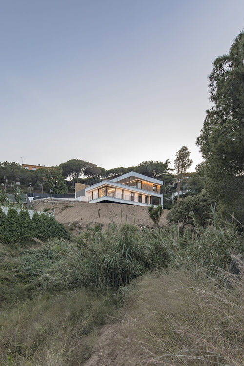 http://www.andresflajszer.com/files/gimgs/267_113-1s3a7305-andres-flajszer-08023-architects-cabrils.jpg