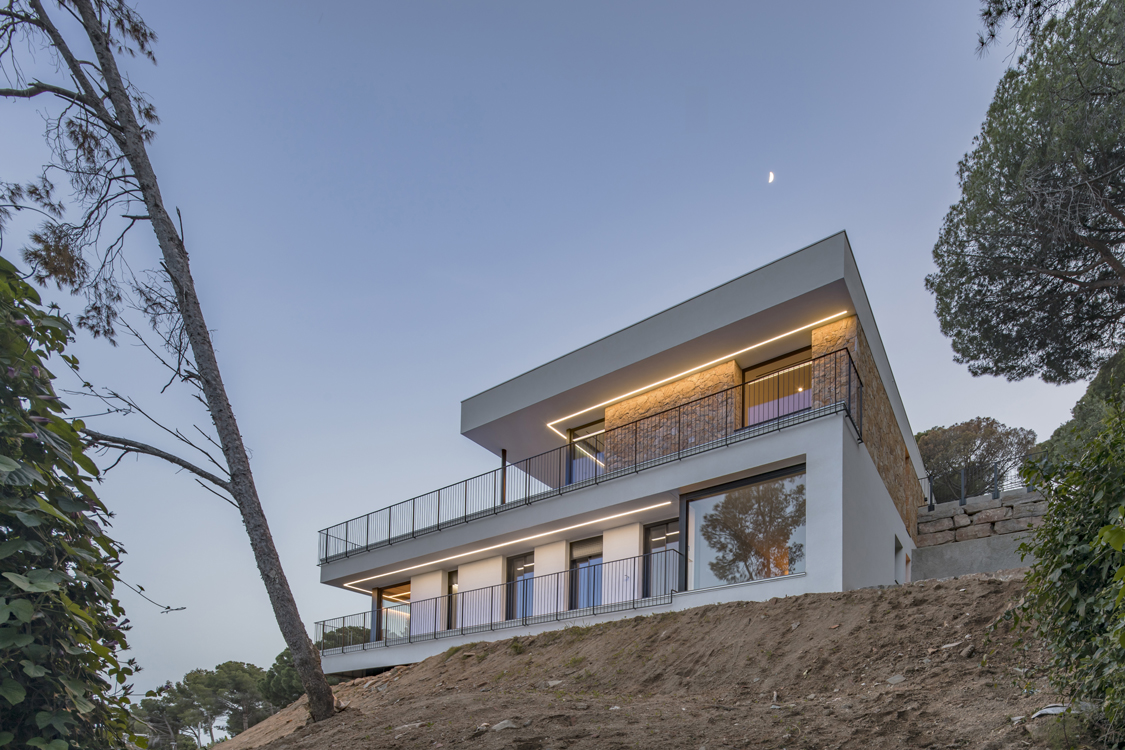 http://www.andresflajszer.com/files/gimgs/267_116-1s3a7315-andres-flajszer-08023-architects-cabrils.jpg