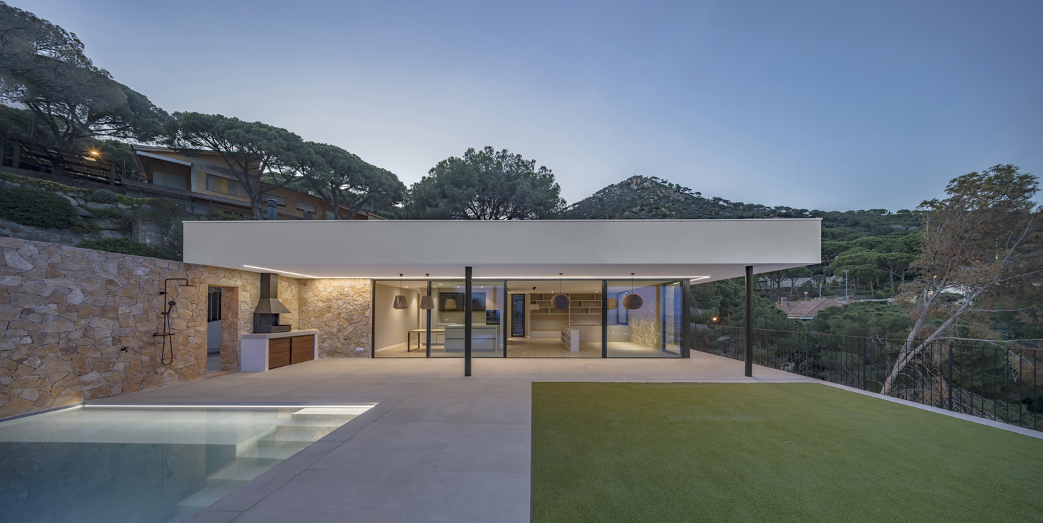 http://www.andresflajszer.com/files/gimgs/267_122-1s3a7334-35-36-37-andres-flajszer-08023-architects-cabrils.jpg