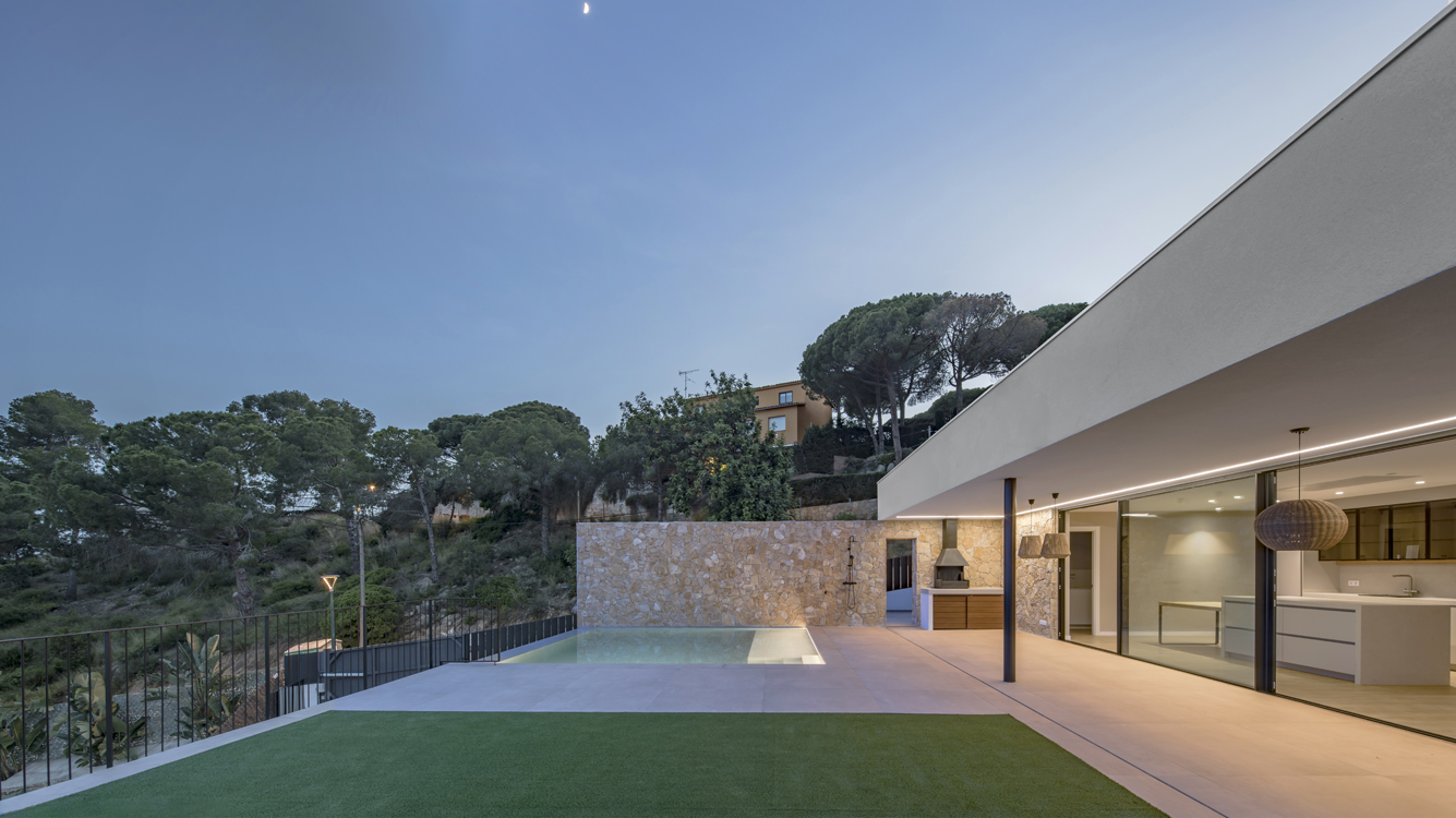 http://www.andresflajszer.com/files/gimgs/267_124-1s3a7341-42-43-44-andres-flajszer-08023-architects-cabrils.jpg