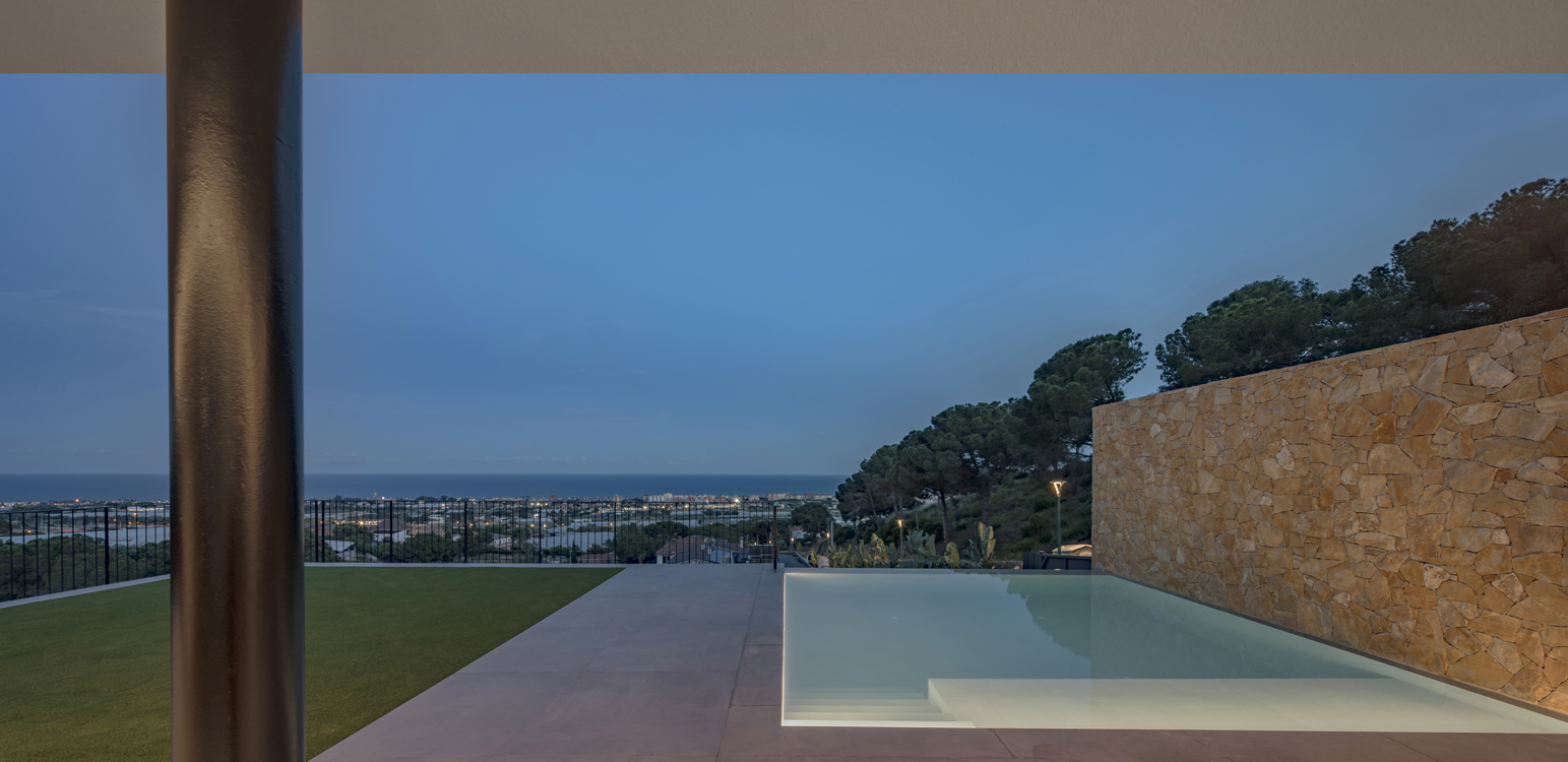http://www.andresflajszer.com/files/gimgs/267_127-1s3a7356-57-andres-flajszer-08023-architects-cabrils.jpg